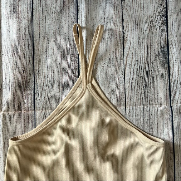 ▪️Fitted Ribbed Bodysuit▪️ - Picture 2 of 5